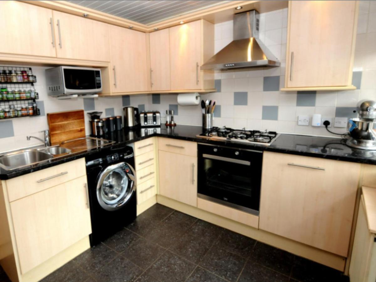 Cheerful One Bedroom Cottage With Parking Space. Glasgow Exterior photo