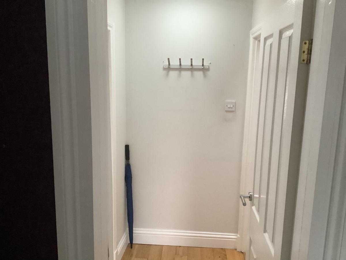 Cheerful One Bedroom Cottage With Parking Space. Glasgow Exterior photo